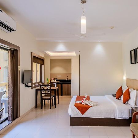 Golden Landmark Green Valley Beach Resort Dona Paula Exteriör bild