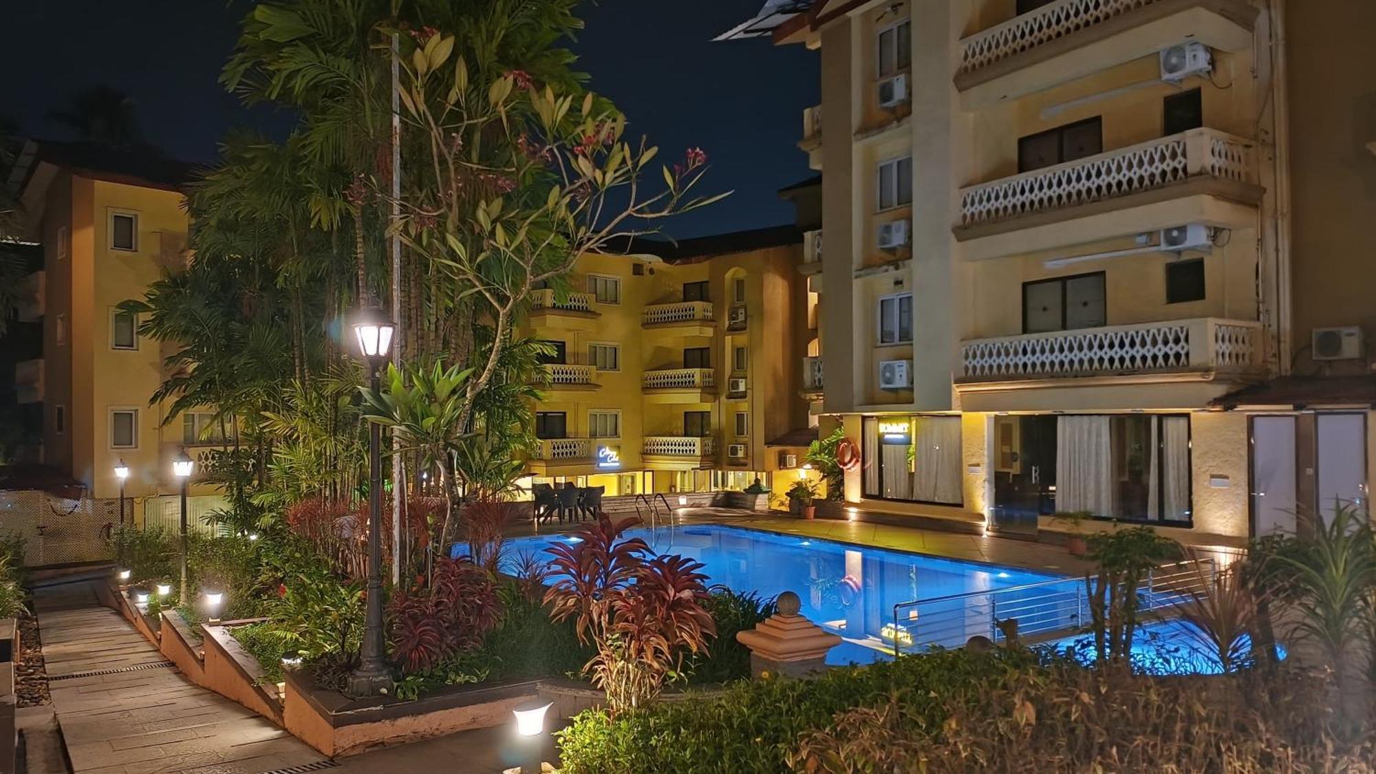 Golden Landmark Green Valley Beach Resort Dona Paula Exteriör bild
