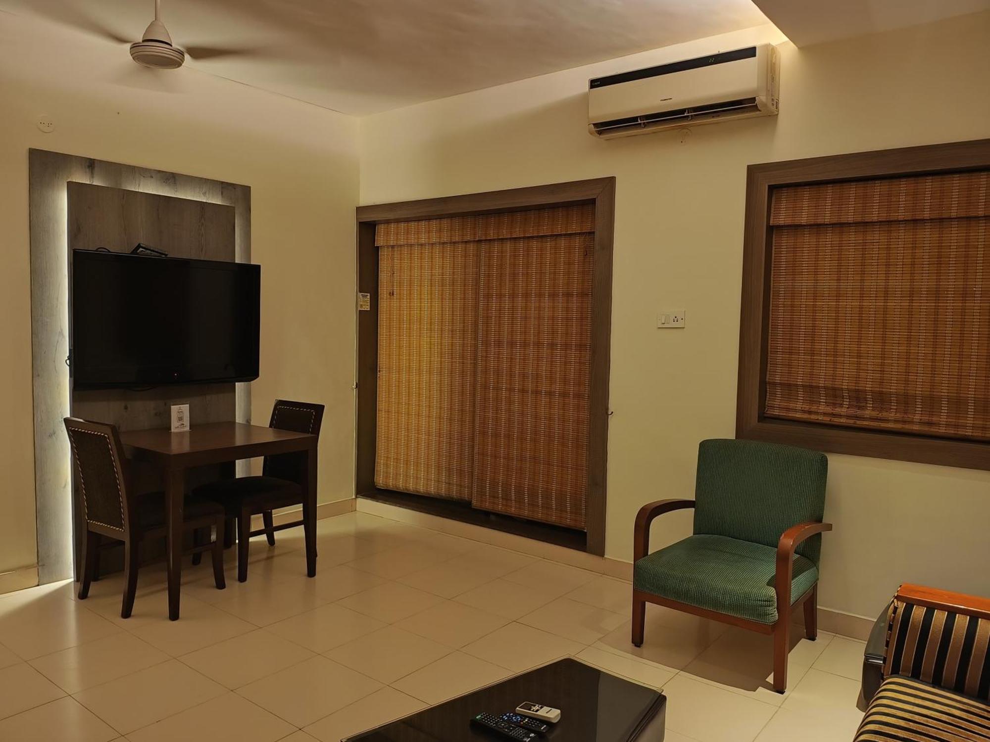 Golden Landmark Green Valley Beach Resort Dona Paula Exteriör bild