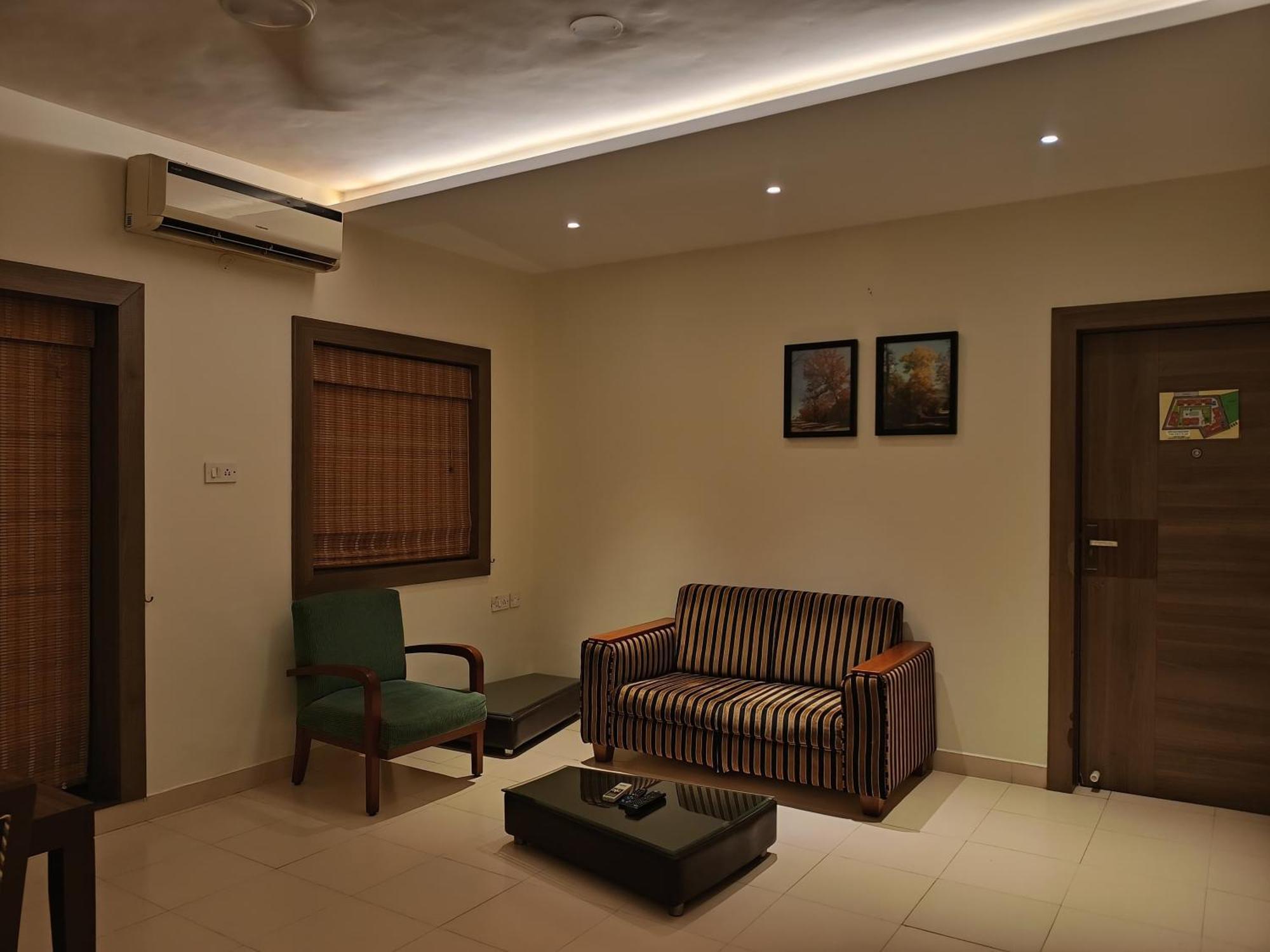 Golden Landmark Green Valley Beach Resort Dona Paula Exteriör bild