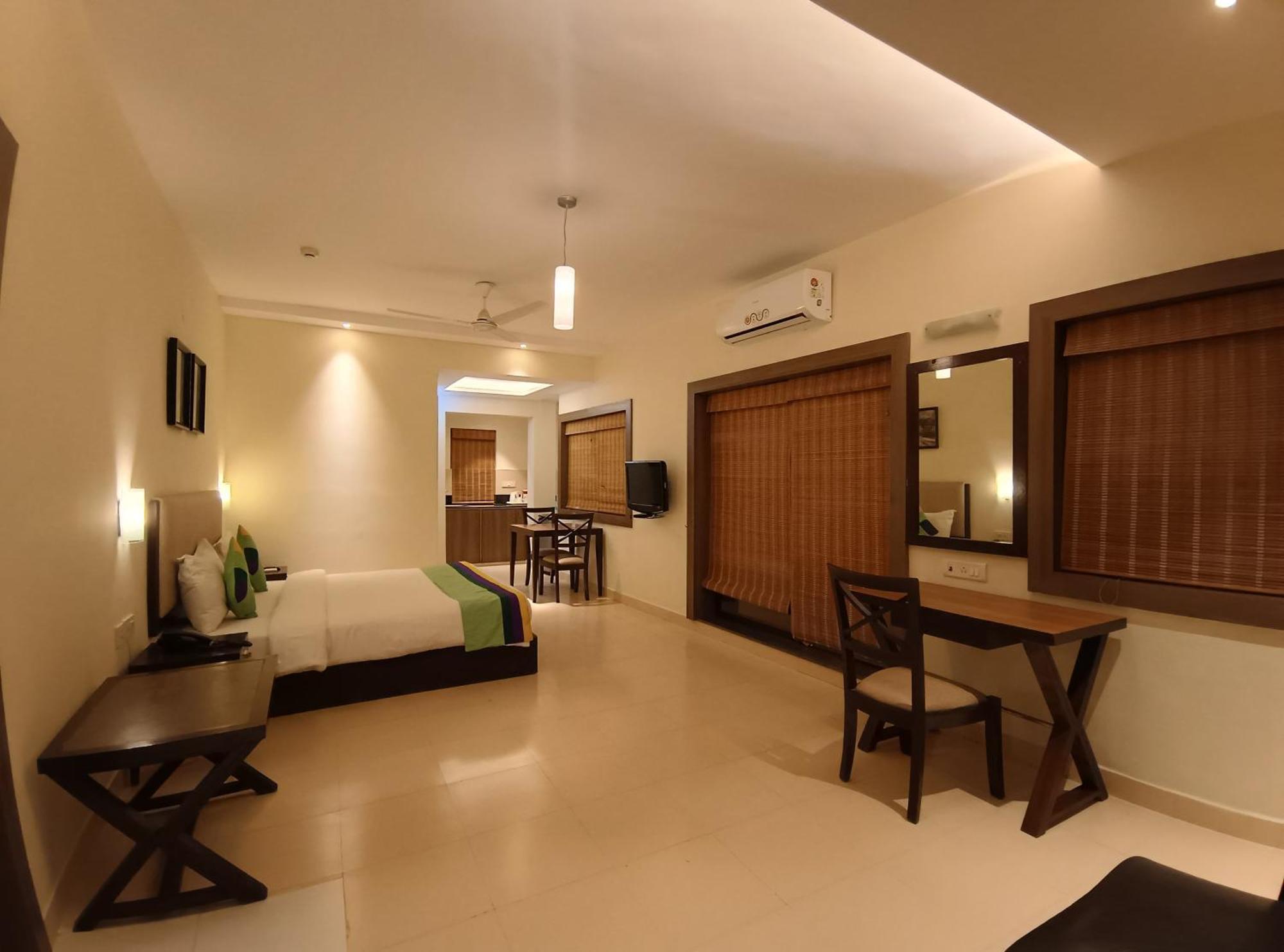 Golden Landmark Green Valley Beach Resort Dona Paula Exteriör bild
