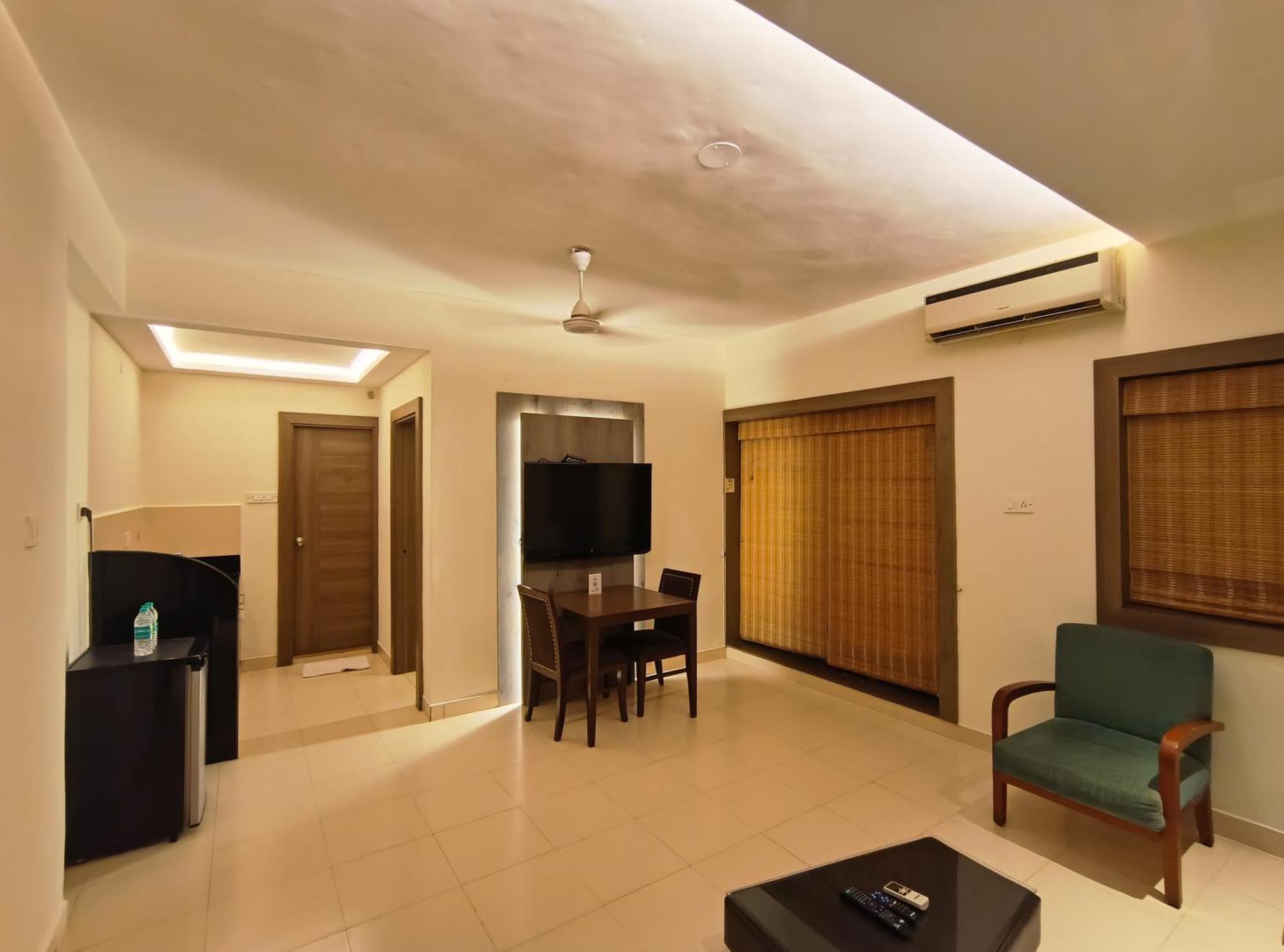 Golden Landmark Green Valley Beach Resort Dona Paula Exteriör bild