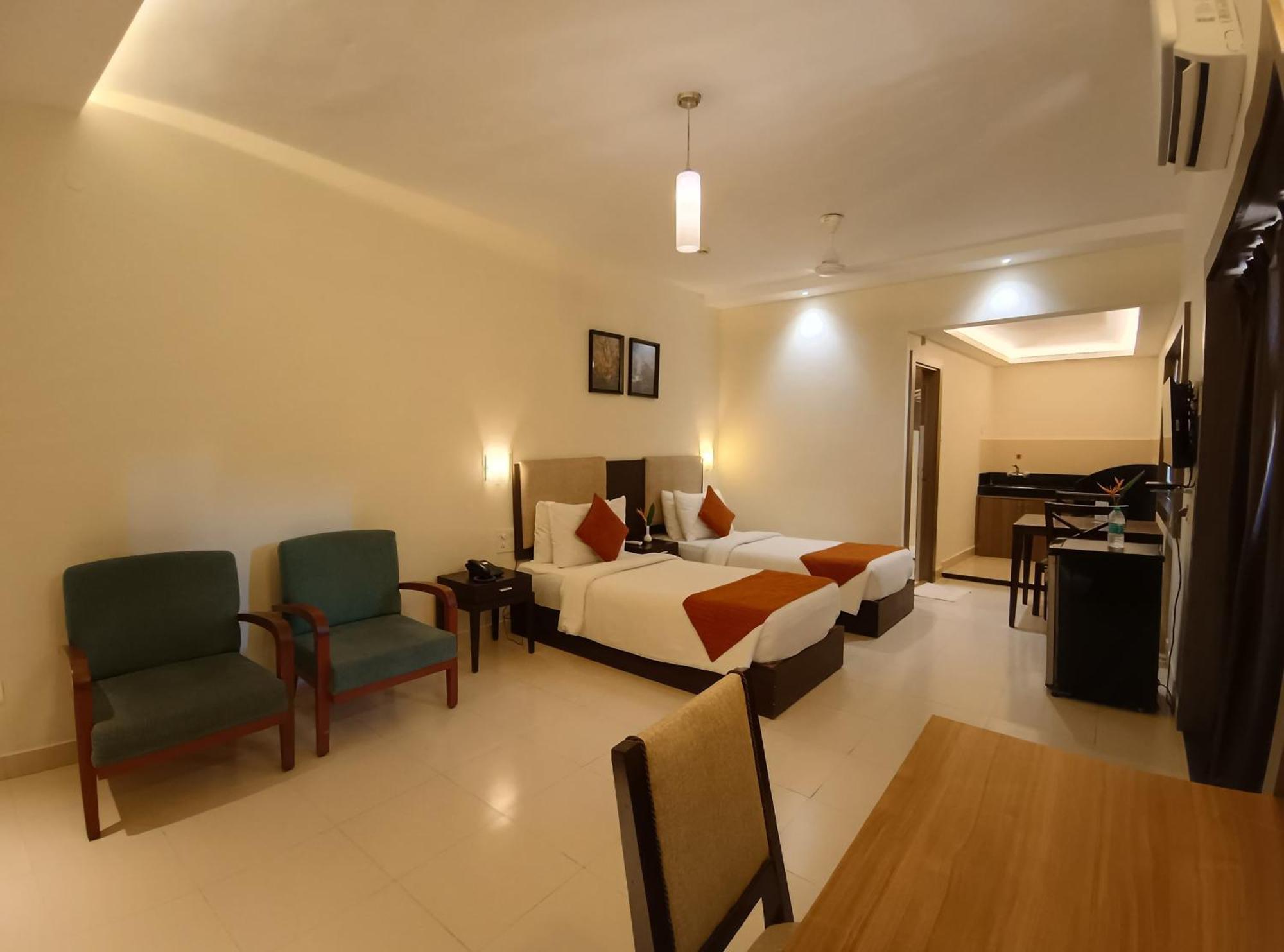 Golden Landmark Green Valley Beach Resort Dona Paula Exteriör bild