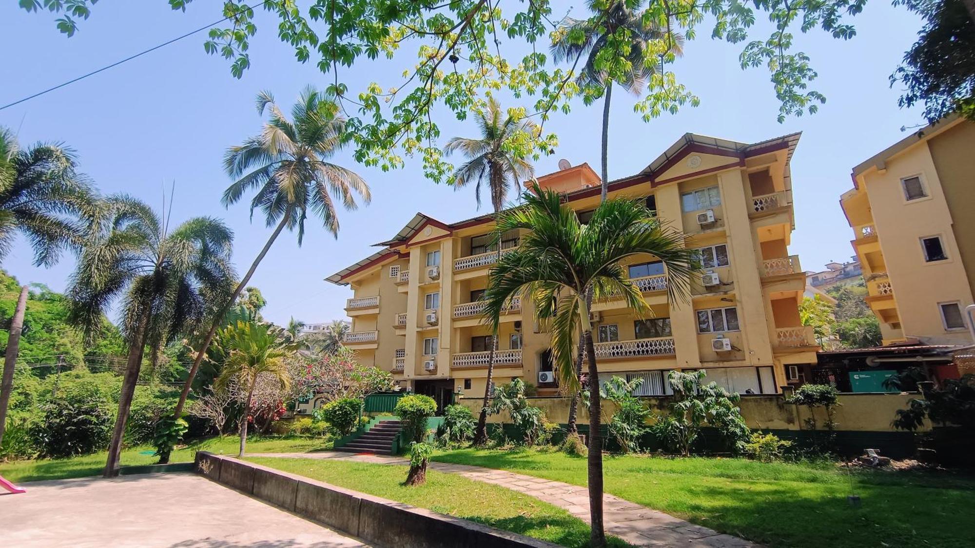 Golden Landmark Green Valley Beach Resort Dona Paula Exteriör bild