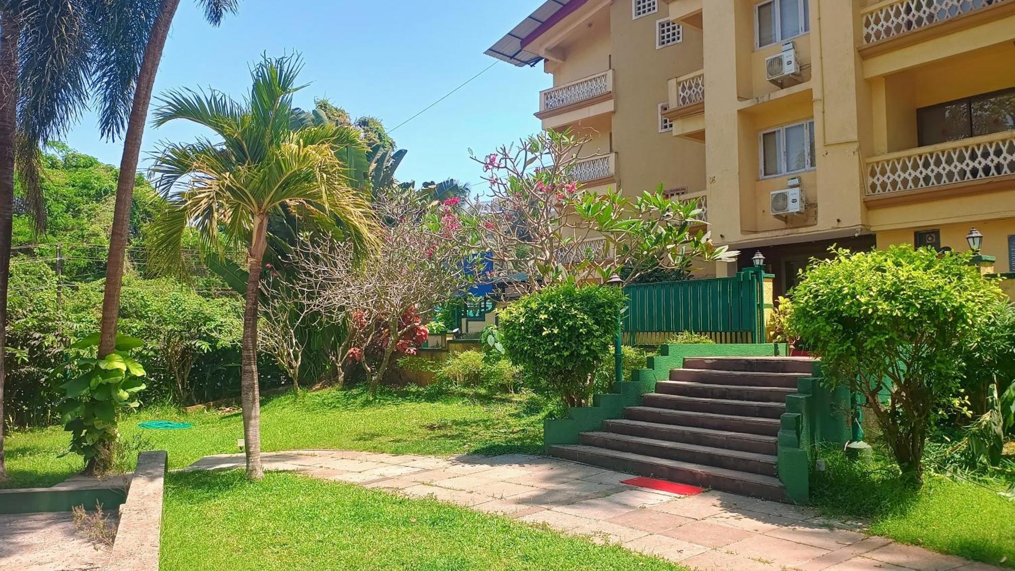 Golden Landmark Green Valley Beach Resort Dona Paula Exteriör bild
