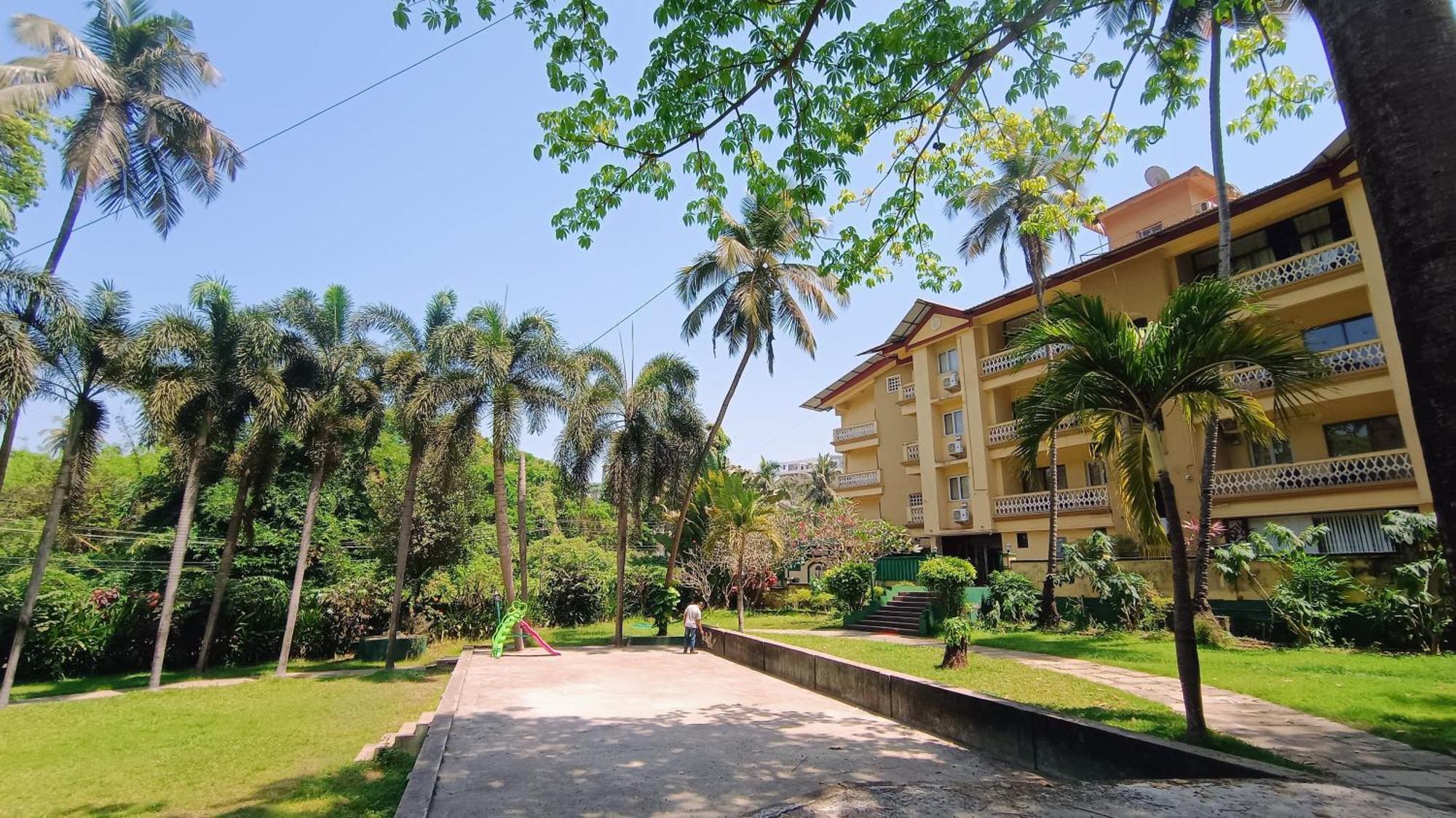 Golden Landmark Green Valley Beach Resort Dona Paula Exteriör bild