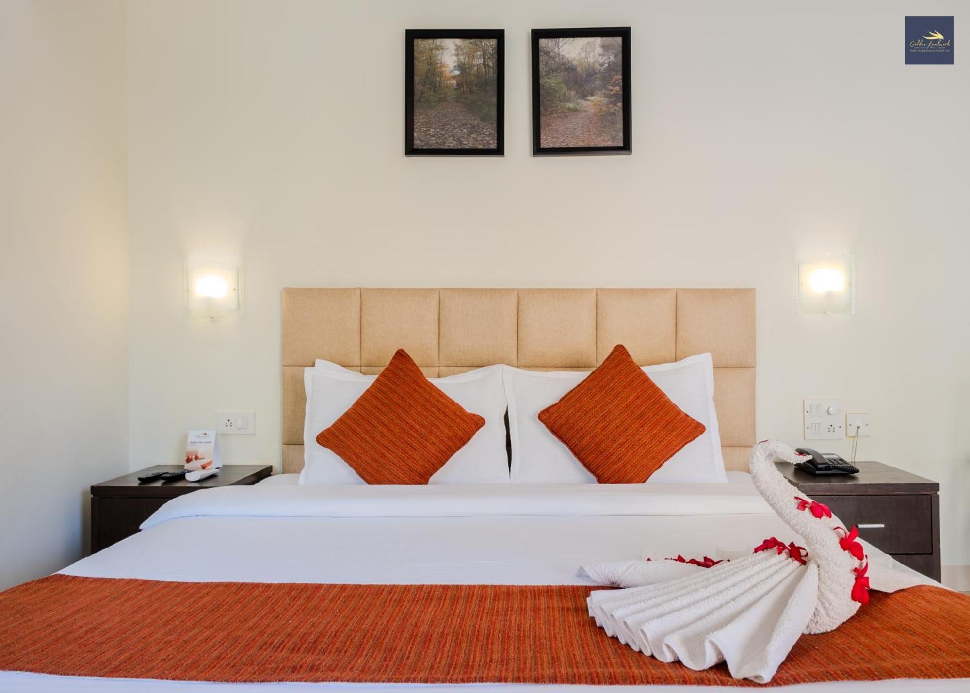 Golden Landmark Green Valley Beach Resort Dona Paula Exteriör bild