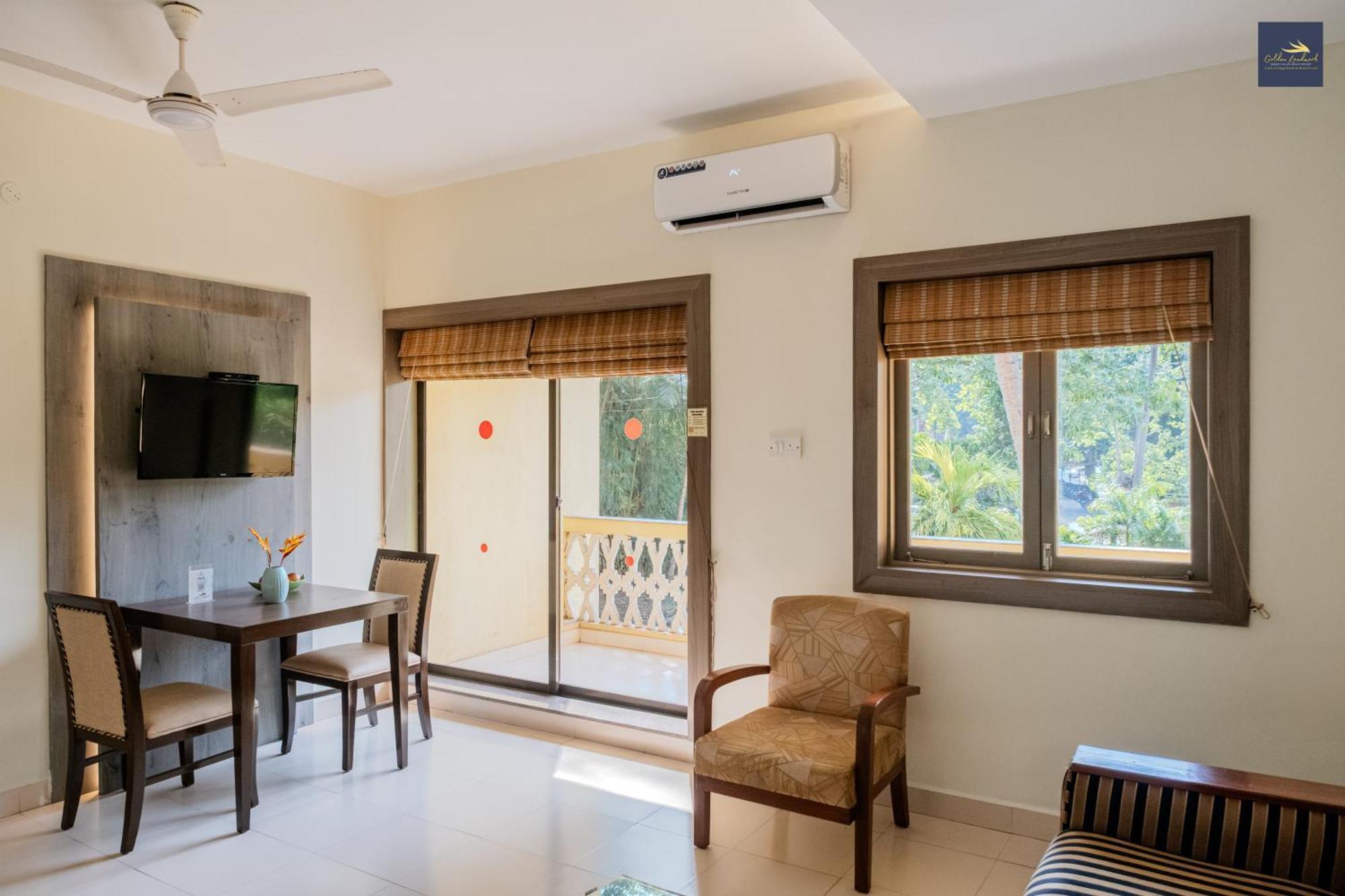 Golden Landmark Green Valley Beach Resort Dona Paula Exteriör bild